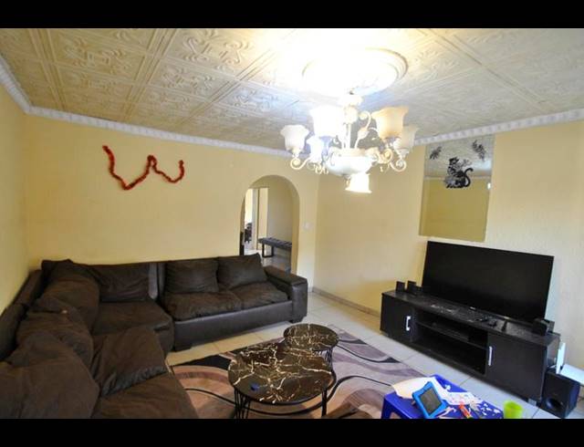 4 BEDROOM HOUSE FOR SALE IN DAWN PARK